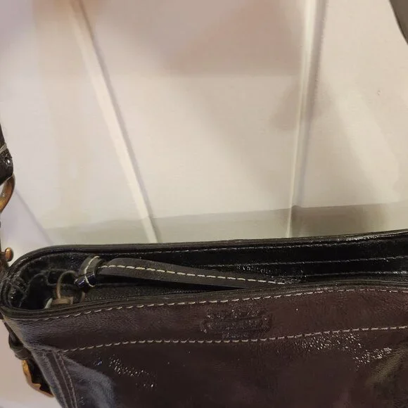Coach Signature Zoe Black Patent Leather handbag with Deep Orchid lining - Picture 6 of 11